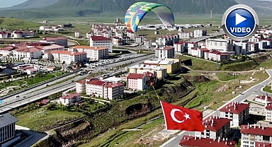 Yamaç paraşütü heyecanı yaşandı