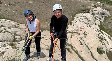Yaz dağcılık eğitimi başarıyla tamamlandı.