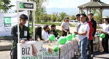 Yeşilay gönüllüleri bağımlılıkla mücadele ediyor