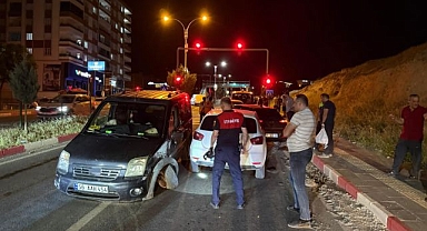 Zincirleme trafik kazası: 5 yaralı