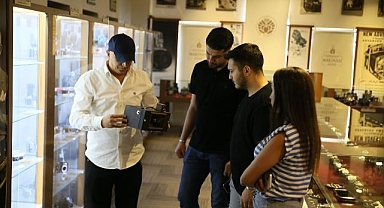 119 yıllık fotoğraf makinesi görenleri şaşırtıyor!