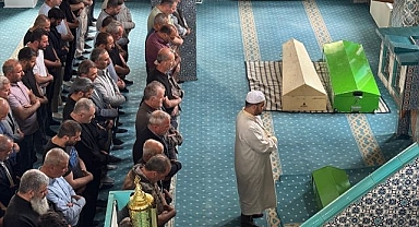 Anne, baba, evlat... Yan yana defnedildiler
