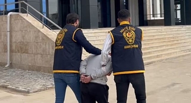 Aranan şahıslar yakayı ele verdi
