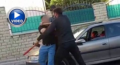 Baltalı sopalı yol verme kavgası kamerada!