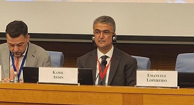 MHP Erzurum Milletvekili Prof. Dr. Kamil Aydın Roma'da uluslararası konferansta konuştu