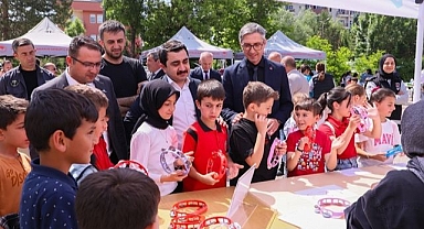 Bilim Şenliği renkli görüntülerle başladı