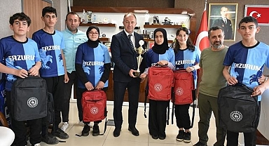 Çakmur kutladı hediye verdi