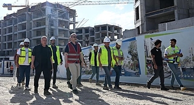 Deprem konutlarının yapımı tüm hızıyla sürüyor