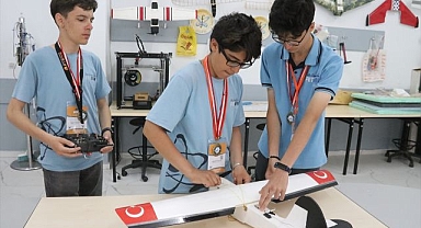 Depremzede öğrencilerden büyük başarı