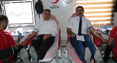 Eğitim camiası kan bağışı ile umut oldu