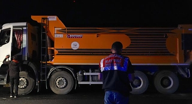Erzurum'da kamyon geri manevra yaparken işçilere çarptı: 5 yaralı