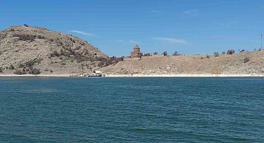 Eşsiz güzelliğiyle ziyaretçileri büyüledi