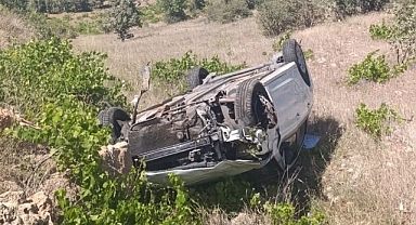Hakimiyetini kaybederek şarampole yuvarlandı