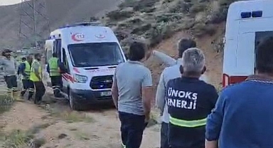 Kamyonet uçuruma yuvarlandı: 2 ağır yaralı