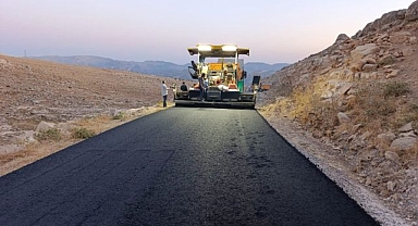Kırsal yollar sıcak asfaltla buluşuyor