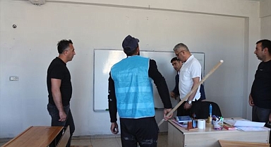 Köy okulları yükümlülerin ellerinde güzelleşiyor