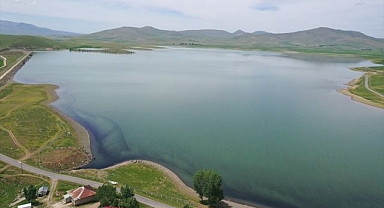 Kuruyan baraj ilkbaharda suya kavuştu