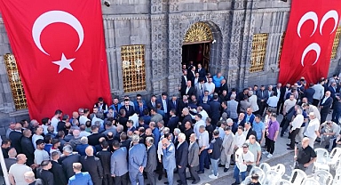 MHP Erzurum teşkilatından miting havasında bayramlaşma