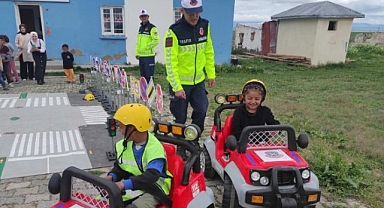 Miniklere trafik eğitimi verildi
