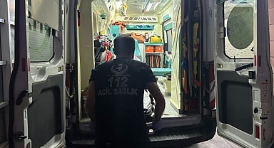 Motosiklet yayaya çarptı: 2 yaralı