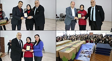 Müdürlerinin ilhamıyla şiir kitabı çıkardılar