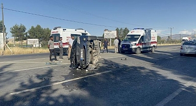 Otomobil ile biçerdöver çarpıştı: 6 yaralı