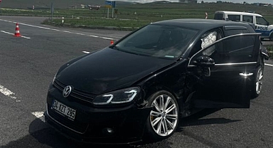 Otomobiller çarpıştı 4 kişi yaralandı