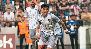 Özgür formayı düşünüyor