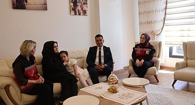 Şehit ailelerini bayramda yalnız bırakmadılar