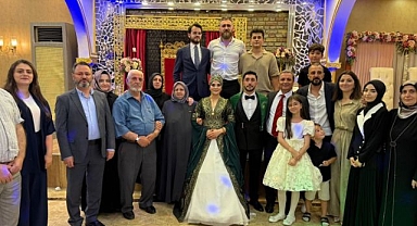 Şampiyon hoca yeğeninin düğününde