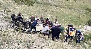 Şarampole devrilen kamyonetin sürücüsü öldü