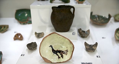 Sırlı seramikler görücüye çıktı