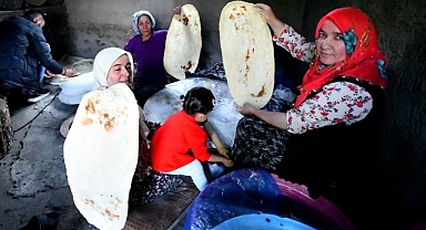 Tandırlar bayram sofraları için yakıldı