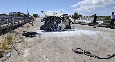 Tır otomobille çarptı! 4 kişi yaralandı