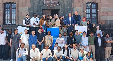 Öğrencileri bayramda yalnız bırakmadılar