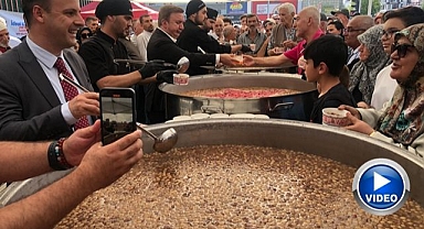 3 bin kişiye aşure dağıttılar
