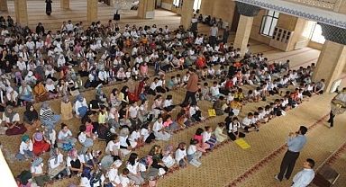800 öğrenci camide buluştu