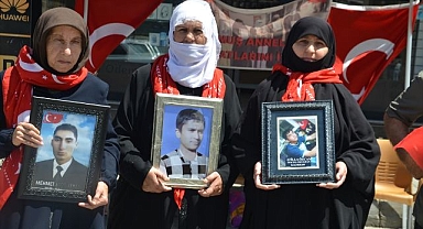 Acılı ailelerin evlat nöbeti sürüyor