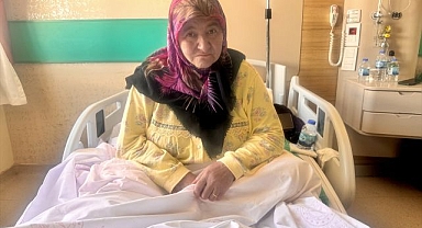 Ağrıyan bacağına ot sarınca hastanelik oldu!