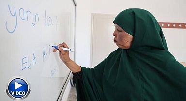 Annesi için yol çıktı... Şimdi de Türkçe öğreniyor