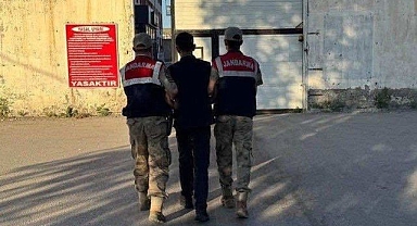 Aranan şahıs yakayı ele verdi!