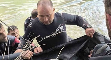 Aras Nehrine giren 17 yaşındaki genç boğularak can verdi 