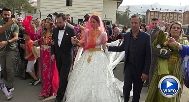 Aşiret mensubu başkana görkemli düğün