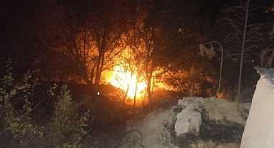 Bahçe yangını yürekleri ağza getirdi