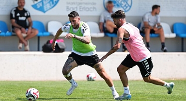 Beşiktaş sabah sahada, akşam salonda çalıştı