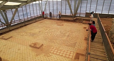 'Cennet Bahçesi' mozaiği ziyarete açıldı