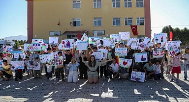 Çocuklar hayallerindeki dünyayı resmetti