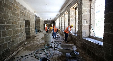 Cumhuriyet'in izlerini taşıyan mektep restore ediliyor