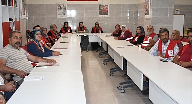 Depremzede çiftçilere çilek bahçesi kurulacak