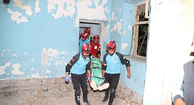 Enkazda arama kurtarma tatbikatı yapıldı